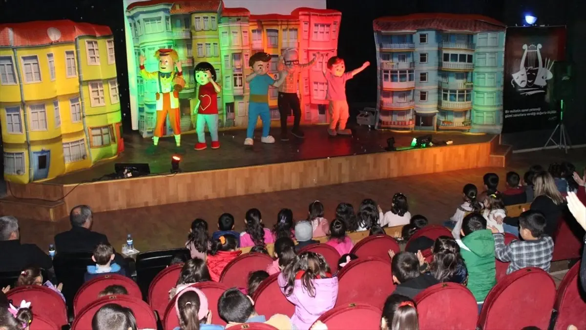 Saray'da 'Aslan Müzikali' Sahnelendi