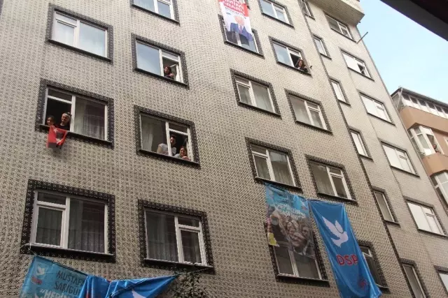 Şişli Sokaklarında Sarıgül'e Sevgi Seli Şişli Sokaklarında Sarıgül'e Sevgi Seli