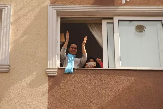 Şişli Sokaklarında Sarıgül'e Sevgi Seli Şişli Sokaklarında Sarıgül'e Sevgi Seli