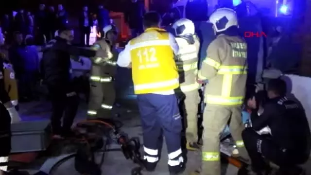 Balıkesir Otomobil Evin Bahçesine Uçtu 2 Yaralı Balıkesir Otomobil Evin Bahçesine Uçtu 2 Yaralı