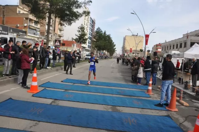 Batman'da Uluslararası Yarı Maraton Yapıldı