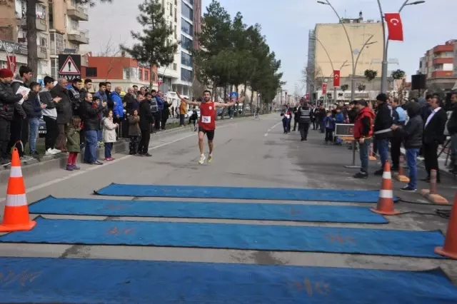 Batman'da Uluslararası Yarı Maraton Yapıldı