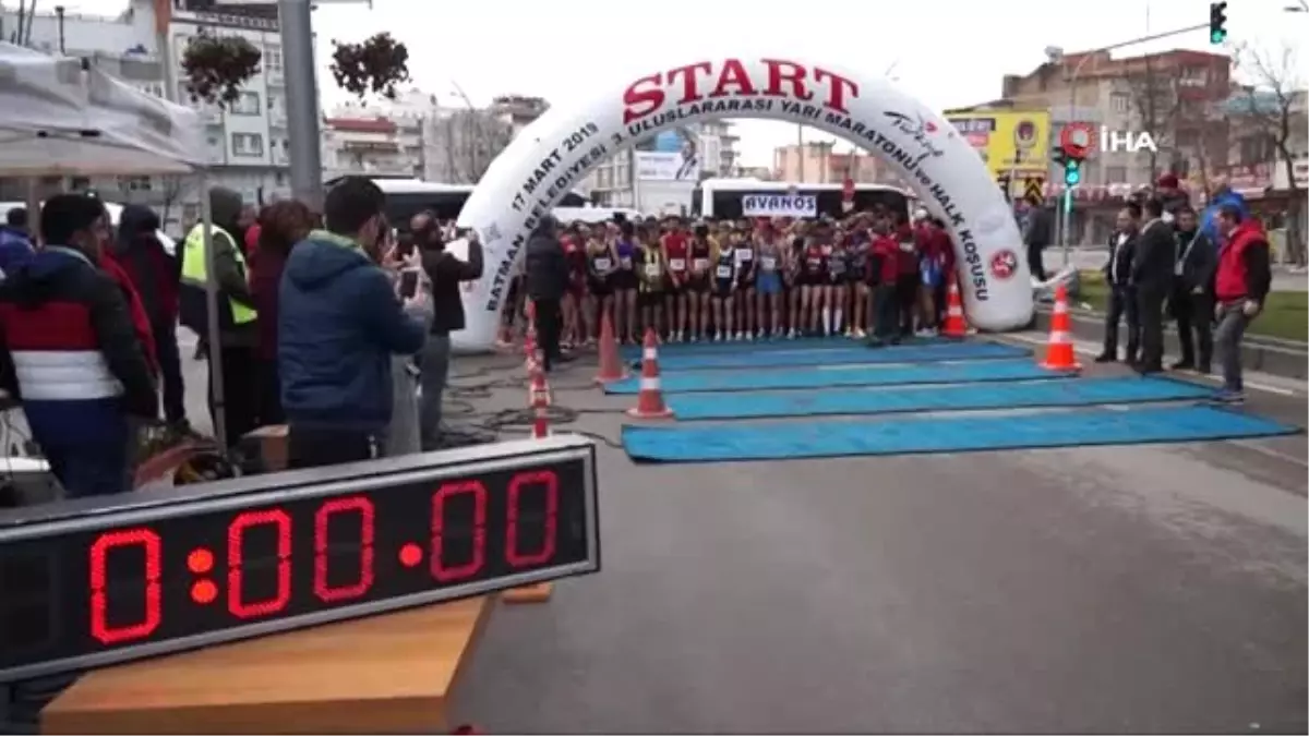 Batman'da Uluslararası Yarı Maraton Yapıldı