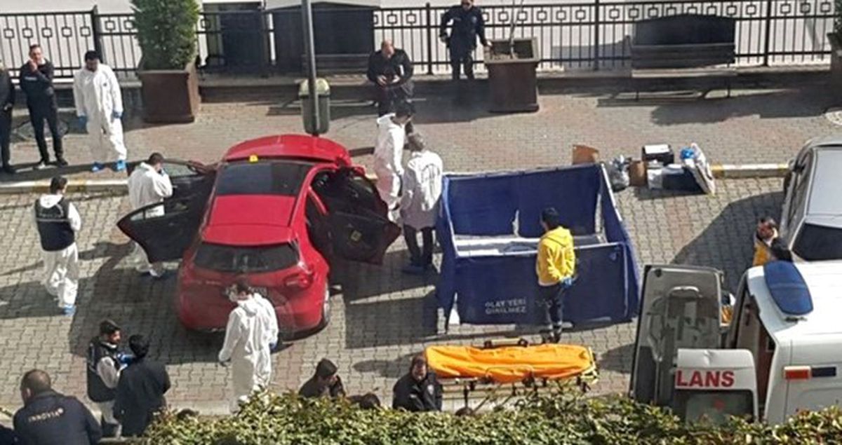 Esenyurt'ta Otomobil İçinde Tartıştığı Kadını Öldürüp İntihar Etti
