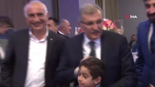 Murat Aydın Ardahanlı Hemşehrilerle Halay Çekti