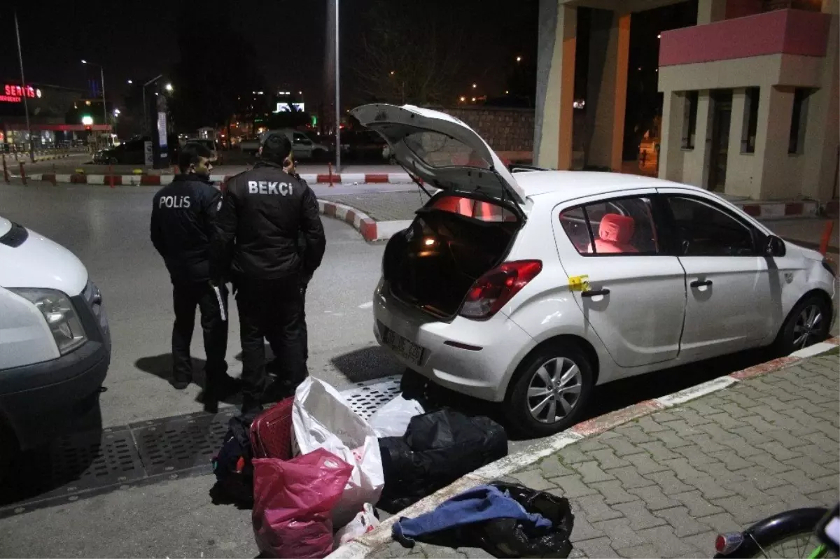 Otomobile Seyir Halindeyken Ateş Açıldı: 1 Yaralı