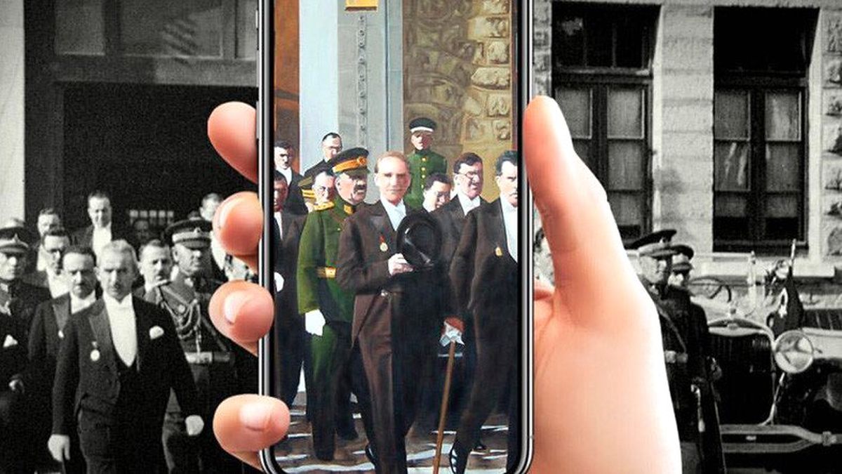 Atatürk'ü Sanki Yanınızdaymış Gibi Hissettirecek, Artırılmış Gerçeklik Teknolojili Kartlar