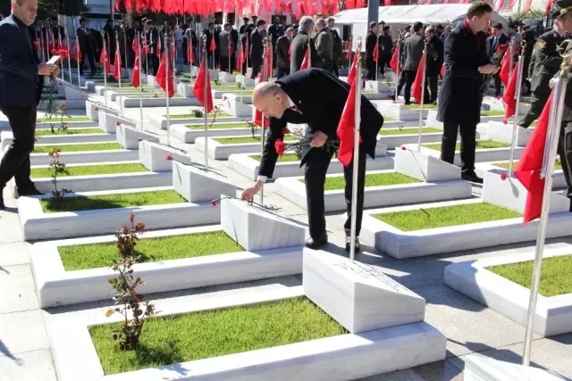 Başkan Adayı Akyüz Çanakkale Şehitlerini Yazdığı Şiirle Andı Başkan Adayı Akyüz Çanakkale Şehitlerini Yazdığı Şiirle Andı
