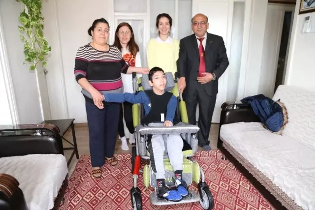 Başkan Özakcan 14 Yaşındaki Melih'i Özgürlüğüne Kavuşturdu