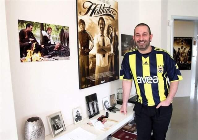 Cem Yılmaz'ın Galatasaraylı Bir Taraftara Verdiği Cevap Olay Oldu