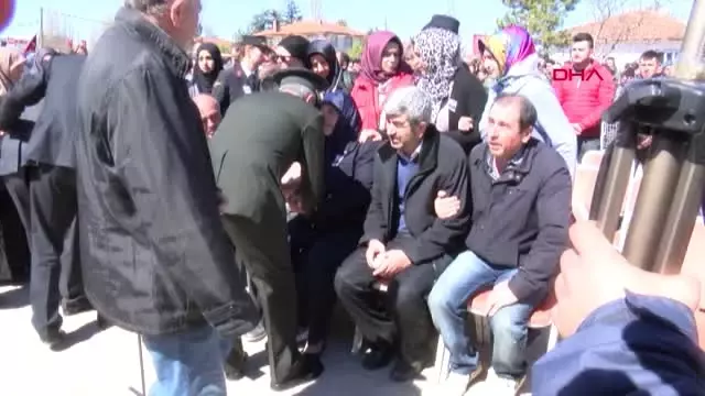 Kütahya Şehidi 800 Nüfuslu Köyde Binlerce Kişi Uğurladı Kütahya Şehidi 800 Nüfuslu Köyde Binlerce Kişi Uğurladı