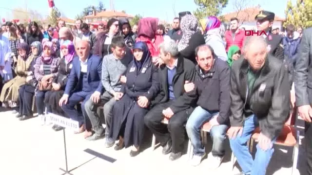 Kütahya Şehidi 800 Nüfuslu Köyde Binlerce Kişi Uğurladı Kütahya Şehidi 800 Nüfuslu Köyde Binlerce Kişi Uğurladı