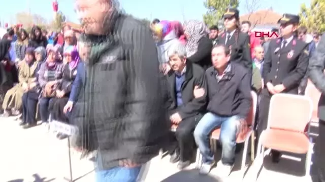 Kütahya Şehidi 800 Nüfuslu Köyde Binlerce Kişi Uğurladı Kütahya Şehidi 800 Nüfuslu Köyde Binlerce Kişi Uğurladı
