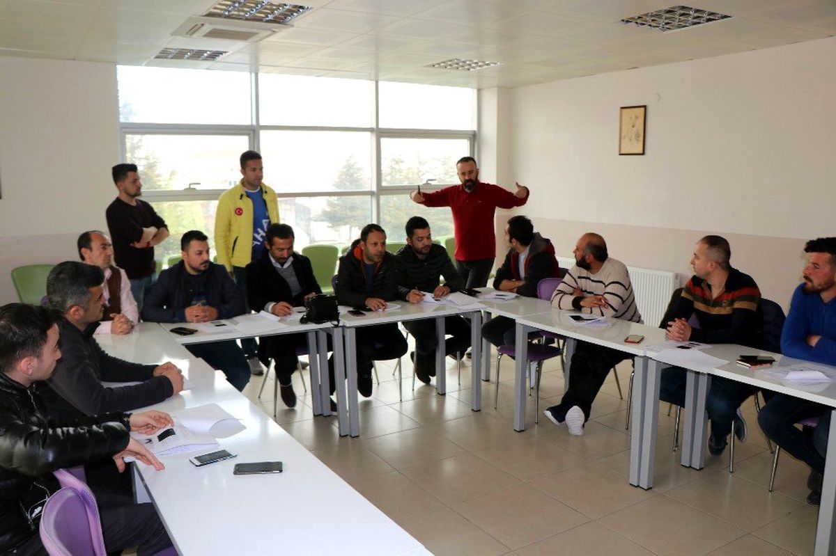 Nevşehir'de Yamaç Paraşütü Kursu Açıldı