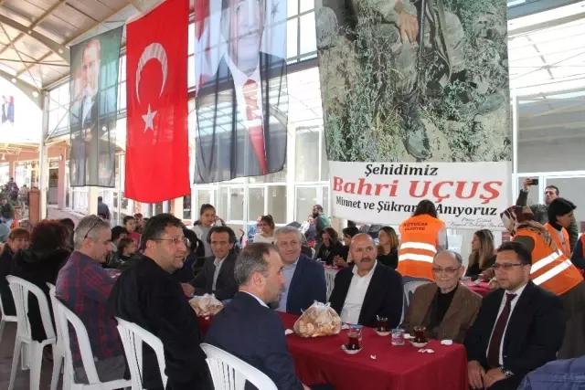 Pamukören'de Şehitler İçin Keşkek Hayrı Düzenlendi Pamukören'de Şehitler İçin Keşkek Hayrı Düzenlendi