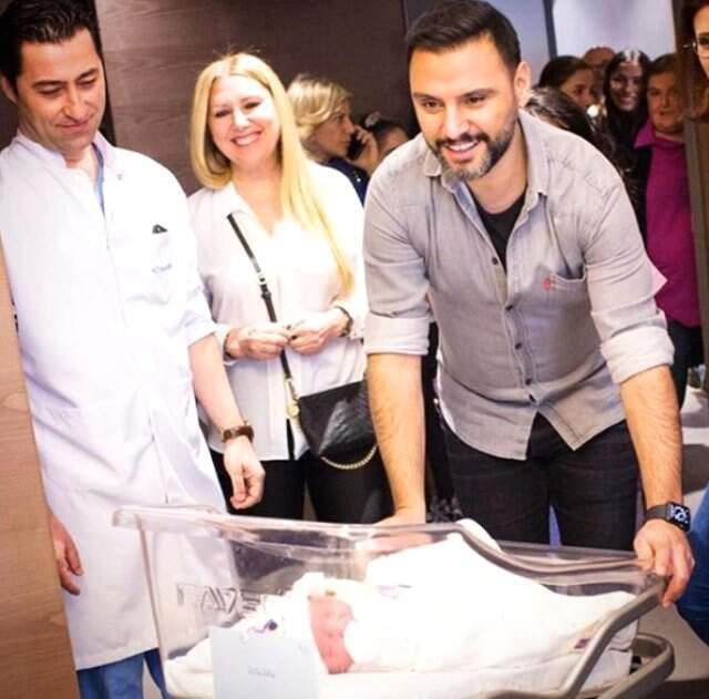 Şarkıcı Alişan, Bebeği İçin Filipinli Dadı Tuttu