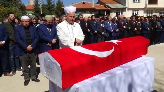Şehit Uzman Çavuş Yaşar Çakır, Son Yolculuğuna Uğurlandı Şehit Uzman Çavuş Yaşar Çakır, Son Yolculuğuna Uğurlandı