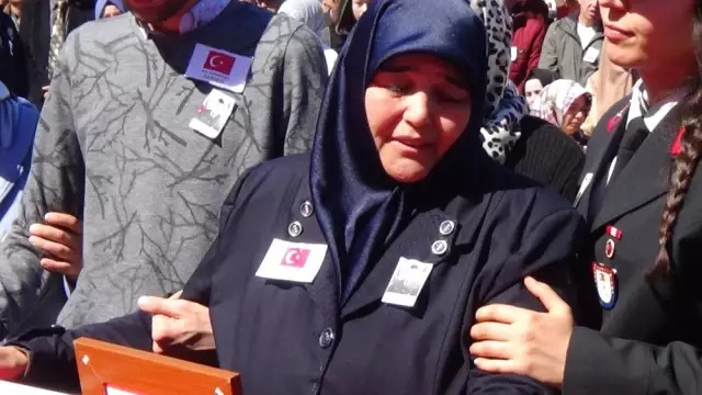 Şehit Uzman Çavuş Yaşar Çakır, Son Yolculuğuna Uğurlandı Şehit Uzman Çavuş Yaşar Çakır, Son Yolculuğuna Uğurlandı