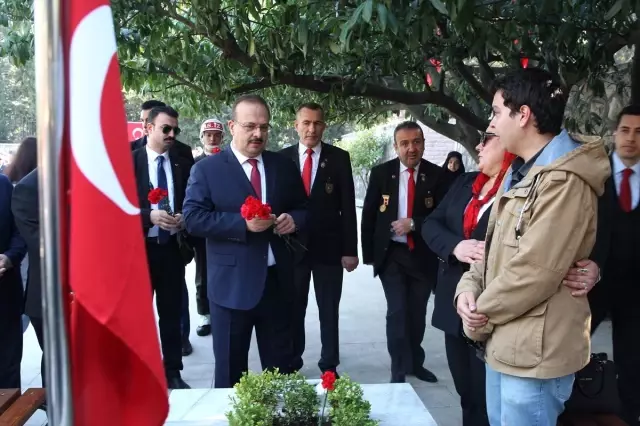 Şehitleri Anma Günü ve Çanakkale Deniz Zaferi'nin 104. Yıl Dönümü Şehitleri Anma Günü ve Çanakkale Deniz Zaferi'nin 104. Yıl Dönümü