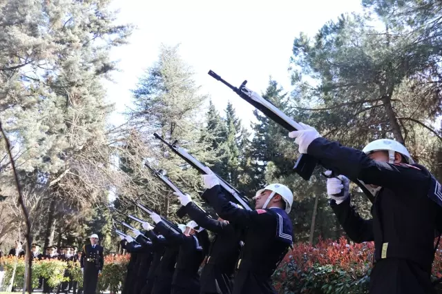 Şehitleri Anma Günü ve Çanakkale Deniz Zaferi'nin 104. Yıl Dönümü Şehitleri Anma Günü ve Çanakkale Deniz Zaferi'nin 104. Yıl Dönümü