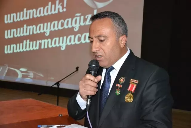 Şehitleri Anma Günü ve Çanakkale Deniz Zaferi'nin 104. Yıl Dönümü Şenkaya'da Kutlandı Şehitleri Anma Günü ve Çanakkale Deniz Zaferi'nin 104. Yıl Dönümü Şenkaya'da Kutlandı