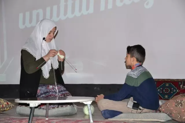 Şehitleri Anma Günü ve Çanakkale Deniz Zaferi'nin 104. Yıl Dönümü Şenkaya'da Kutlandı Şehitleri Anma Günü ve Çanakkale Deniz Zaferi'nin 104. Yıl Dönümü Şenkaya'da Kutlandı