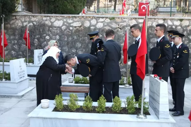 Şehitleri Anma Günü ve Çanakkale Deniz Zaferi'nin 104. Yıl Dönümü Şehitleri Anma Günü ve Çanakkale Deniz Zaferi'nin 104. Yıl Dönümü