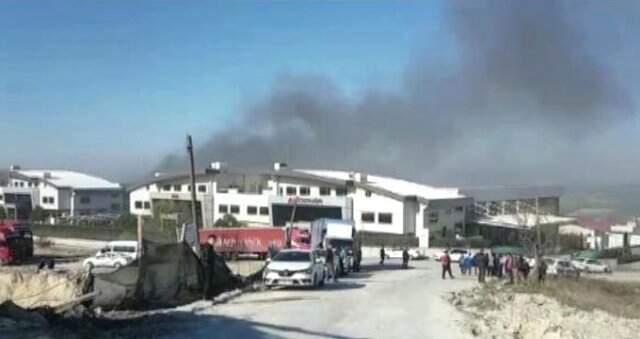 Son Dakika! Hadımköy'de 3 Katlı Fabrikada Yangın! Patlama Sesleri Duyuldu