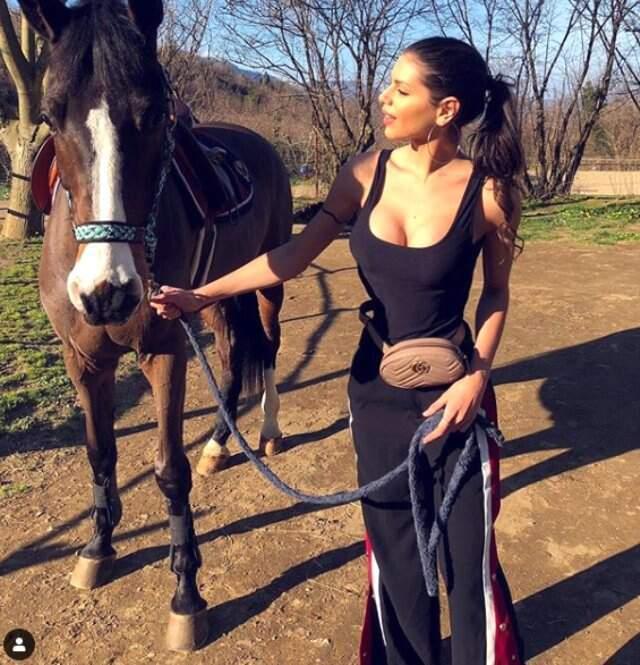 Ünlü Futbolcunun Müstehcen Yorumuyla Gündeme Gelen Antonella Fiordelisi Instagram'ı Salladı