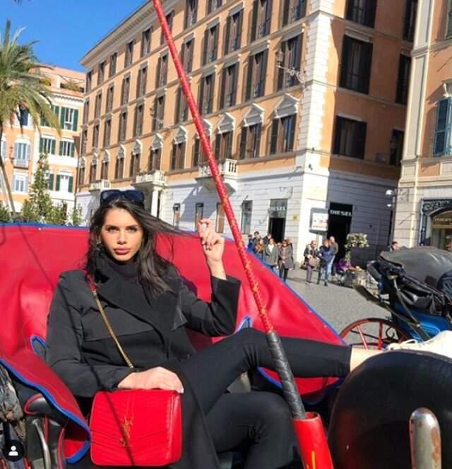 Ünlü Futbolcunun Müstehcen Yorumuyla Gündeme Gelen Antonella Fiordelisi Instagram'ı Salladı