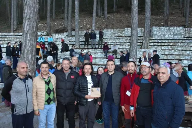 18 Mart ve Şehitler Anısına Kazdağları'na 500 Dağcı Tırmanış Yaptı