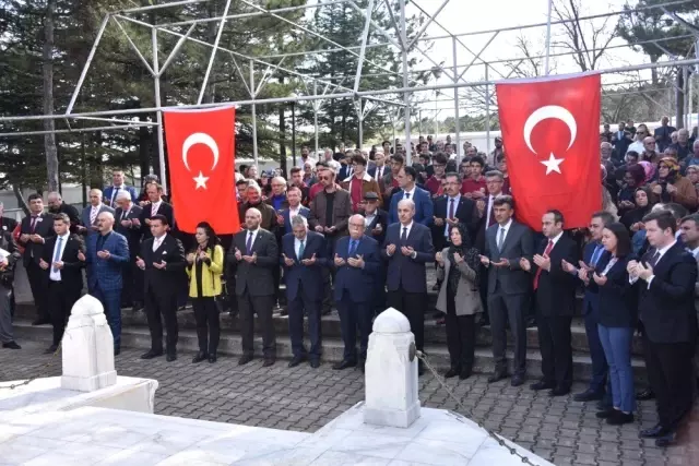 AK Parti Genel Başkan Vekili Kurtulmuş, İnönü Savaşları Bozüyük Şehitliği'ni Ziyaret Etti AK Parti Genel Başkan Vekili Kurtulmuş, İnönü Savaşları Bozüyük Şehitliği'ni Ziyaret Etti