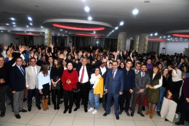 Başkan Günaydın Isparta'daki Karadenizli Gençlerle Buluştu