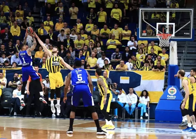 Fenerbahçe Beko, Buducnost VOLI'yi Son Çeyrekteki Oyunuyla 76-67 Yendi Fenerbahçe Beko, Buducnost VOLI'yi Son Çeyrekteki Oyunuyla 76-67 Yendi