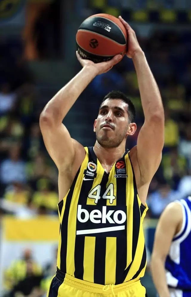 Fenerbahçe Beko, Buducnost VOLI'yi Son Çeyrekteki Oyunuyla 76-67 Yendi Fenerbahçe Beko, Buducnost VOLI'yi Son Çeyrekteki Oyunuyla 76-67 Yendi