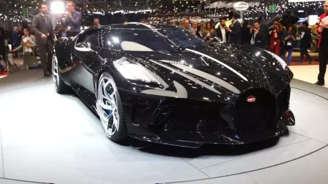 Dünyanın En Pahalı Otomobiline Bir de Hareket Halindeyken Bakın Dünyanın En Pahalı Otomobiline Bir de Hareket Halindeyken Bakın