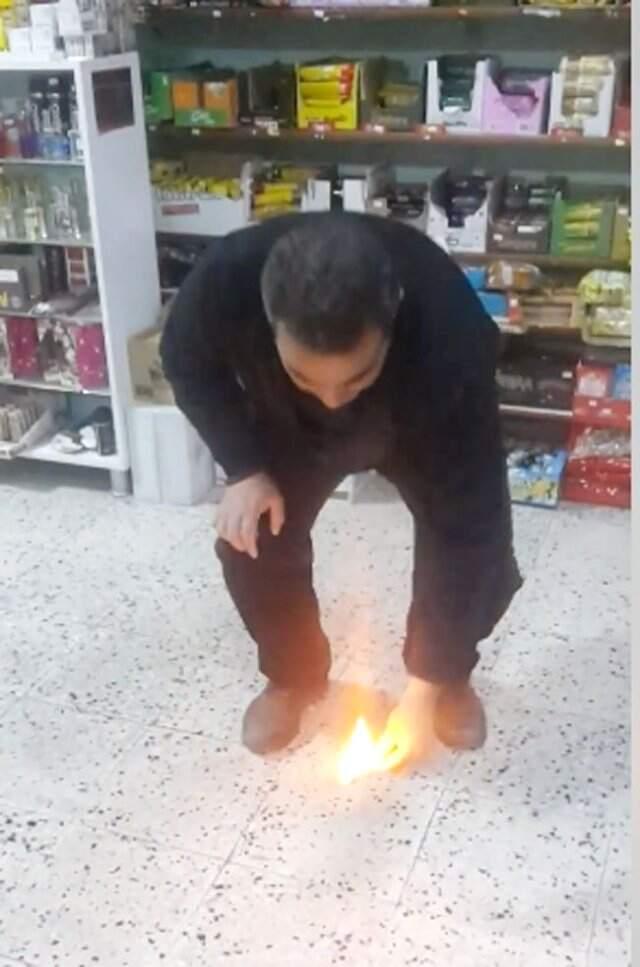 Market İşletmecisinin Ateşe Verdiği Cips, Plastik Gibi Yandı