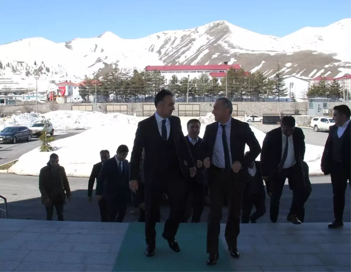 Milli Eğitim Bakan Yardımcısı Safran Bitlis'te