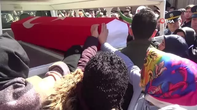 Şehit Uzman Çavuş Yaşar Çakır, Son Yolculuğuna Uğurlandı Şehit Uzman Çavuş Yaşar Çakır, Son Yolculuğuna Uğurlandı