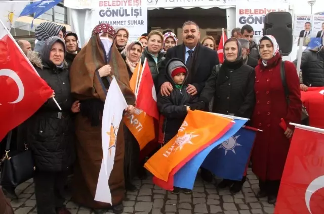 Sunar Palandöken'de Sıkmadık El Bırakmıyor Sunar Palandöken'de Sıkmadık El Bırakmıyor