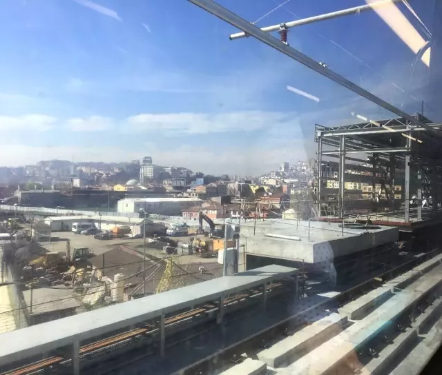 Sürücüsüz Metro Test Sürüşüne Başladı Sürücüsüz Metro Test Sürüşüne Başladı