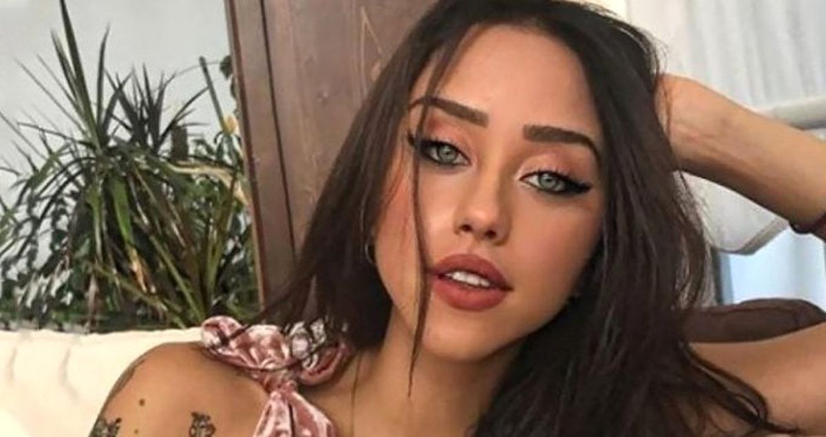 Zeynep Alkan, Model Pozuyla Adından Söz Ettirdi!
