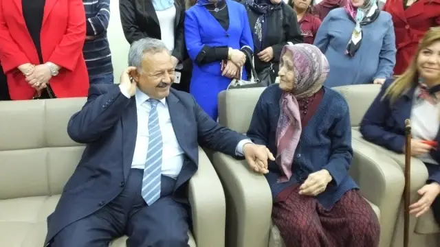 Alzheimer Hasta ve Yakınları Buluşma Merkezi Açıldı