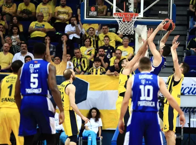 Fenerbahçe Beko, Buducnost VOLI'yi Son Çeyrekteki Oyunuyla 76-67 Yendi Fenerbahçe Beko, Buducnost VOLI'yi Son Çeyrekteki Oyunuyla 76-67 Yendi