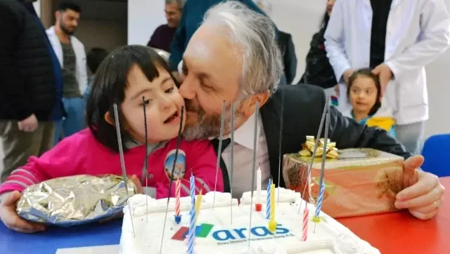 Down Sendromlu Çocuklara Anlamlı Ziyaret