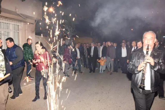 Haluk Alıcık'a Coşkulu Karşılama Haluk Alıcık'a Coşkulu Karşılama