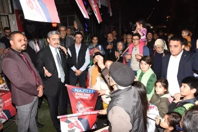 Haluk Alıcık'a Coşkulu Karşılama Haluk Alıcık'a Coşkulu Karşılama