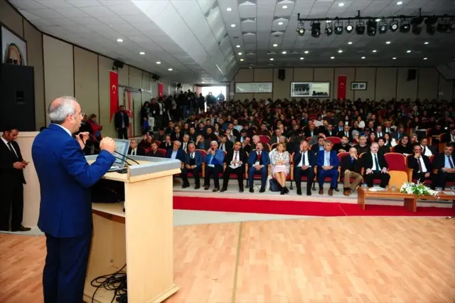 Van'da 'Eğitim Pratiğimiz ve 2023 Eğitim Vizyonu' Kongresi Van'da 'Eğitim Pratiğimiz ve 2023 Eğitim Vizyonu' Kongresi