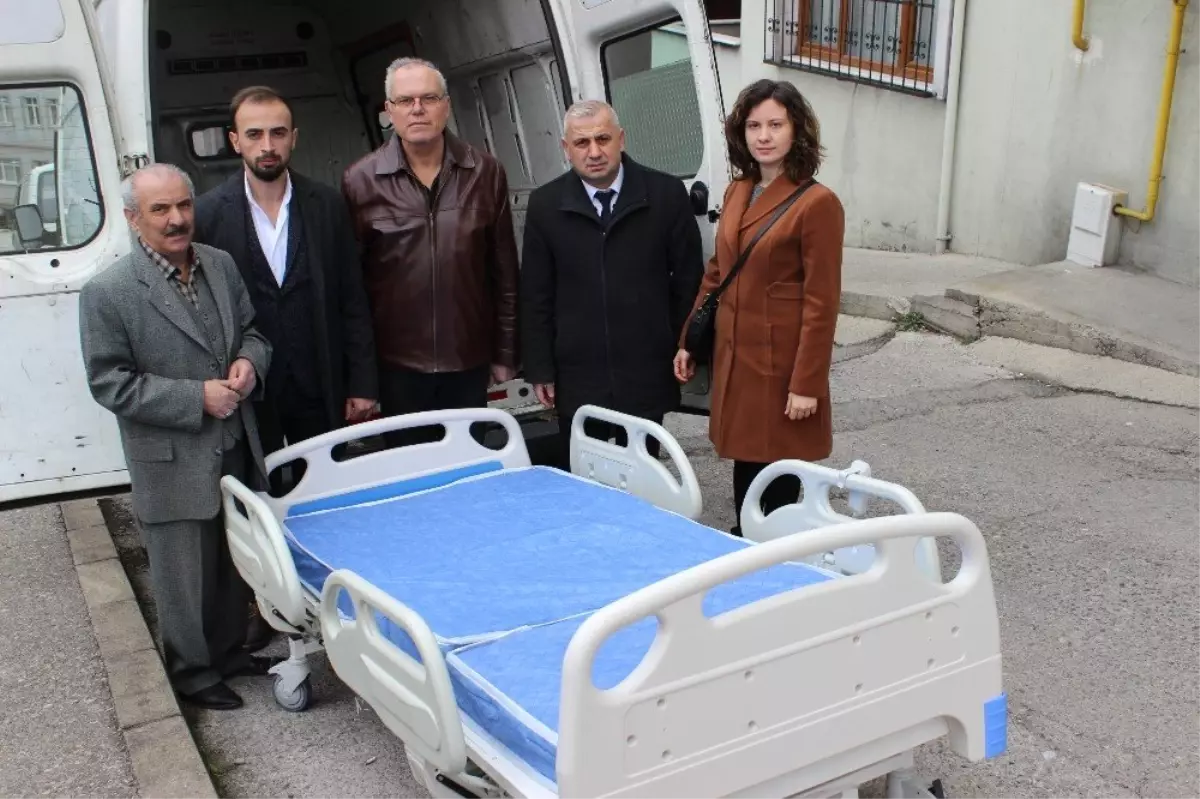 Vefat Eden Annesinin Yatığını Bağışladı