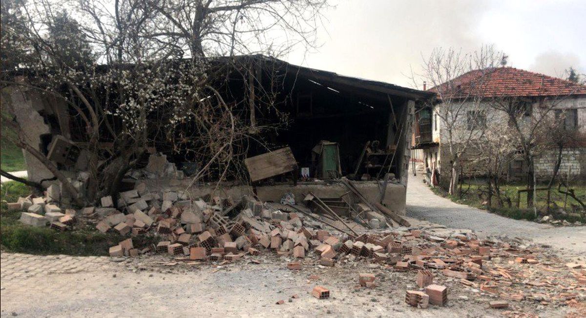 Yeniköy Mahalle Muhtarı: 'Girilemeyecek 10 Ev Tespit Ettik'